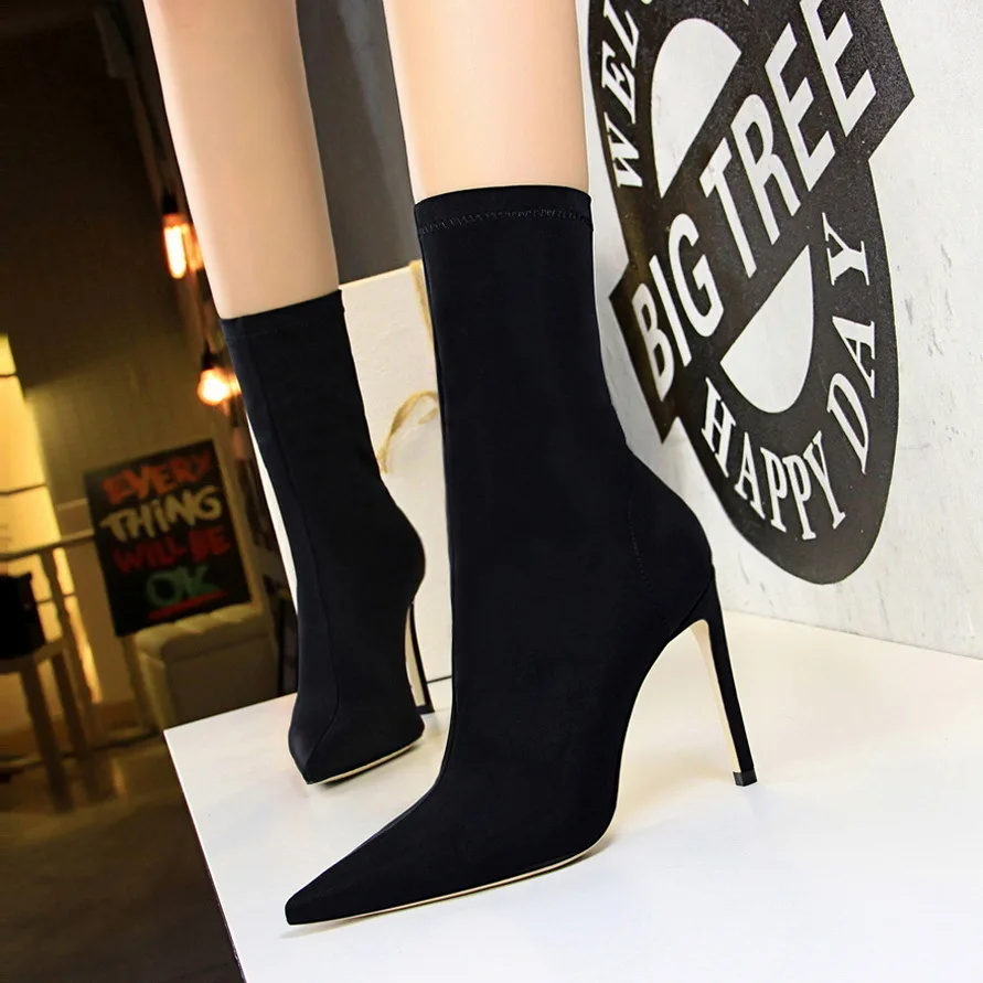 Ladies Simple Women's Thin Super High Heel Sexy Nightclub Slim Pointed Leica Shoes Elastic Short Boots Women Pumps туфли женские
Ladies Simple Women's Thin Super High Heel Sexy Nightclub Slim Pointed Leica Shoes Elastic Short Boots Women Pumps туфли женские