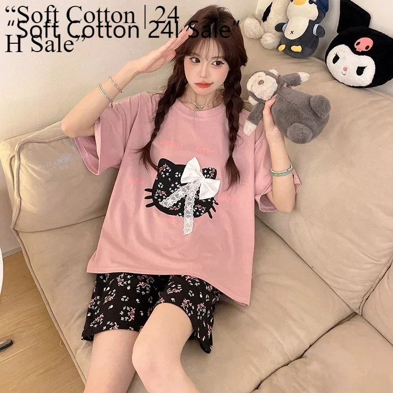 Hello Kitty black cartoon women's pajamas set, summer pink loungewear two-piece set, ice silk breathable and can be worn outside
Hello Kitty black cartoon women's pajamas set, summer pink loungewear two-piece set, ice silk breathable and can be worn outside