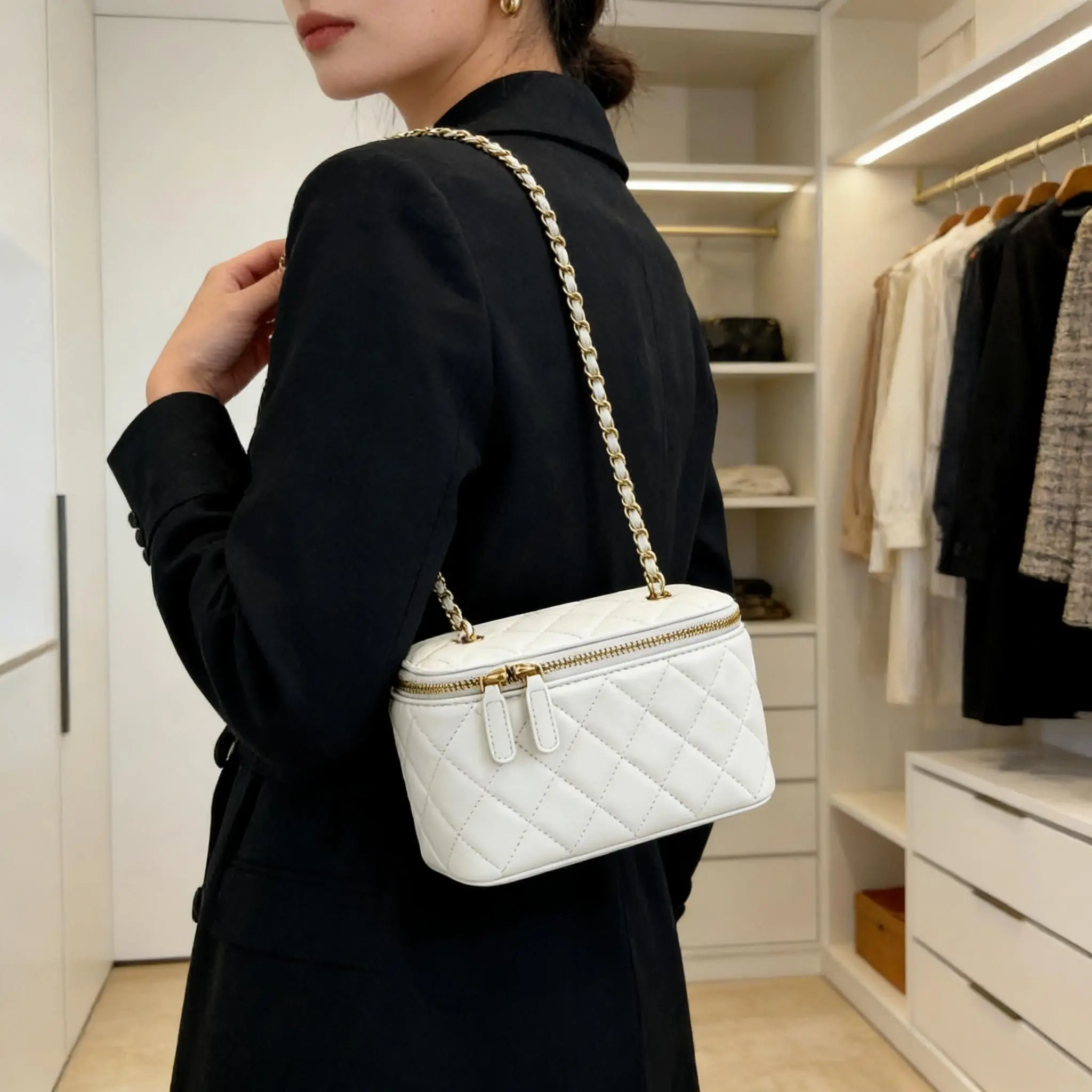 New Small Square Box Bag with Gold Ball Chain, Women's Small Square Luxury Handbag
New Small Square Box Bag with Gold Ball Chain, Women's Small Square Luxury Handbag