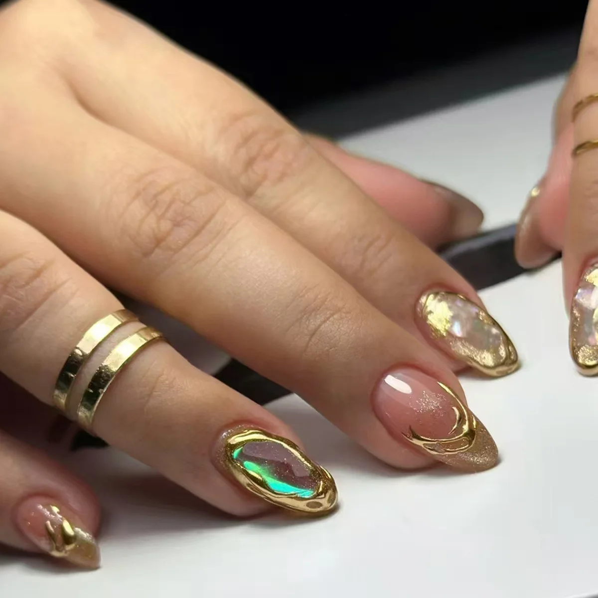 24Pcs Short French Almond Fake Nail Irregular Metal Design Press on Nails Tips Art Datachable Artificial Full Cover False Nails
24Pcs Short French Almond Fake Nail Irregular Metal Design Press on Nails Tips Art Datachable Artificial Full Cover False Nails