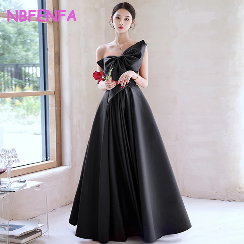 Elegant One Shoulder Korea A Line Wedding Dresses Satin Customised Bridal Gown Bow Decro Backless Length Bride Dress Photo Shoot
Elegant One Shoulder Korea A Line Wedding Dresses Satin Customised Bridal Gown Bow Decro Backless Length Bride Dress Photo Shoot