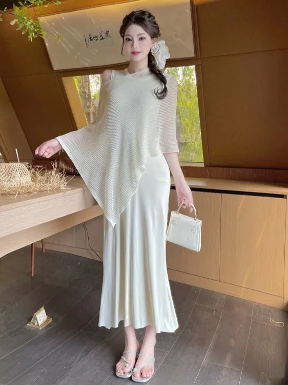 Elegant Two-Piece Set Hollow out Cover up Vest Dress Women's Summer New Fashion Sunscreen Hollow out Top And Skirt Ensemble
Elegant Two-Piece Set Hollow out Cover up Vest Dress Women's Summer New Fashion Sunscreen Hollow out Top And Skirt Ensemble