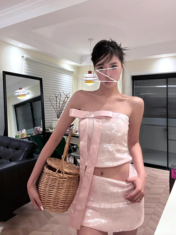 Sweet Girl Sensation Sequin Patch Satin Knot Tie Waist Vest Slimming Bodycon Skirt Short Set Summer Fashion
Sweet Girl Sensation Sequin Patch Satin Knot Tie Waist Vest Slimming Bodycon Skirt Short Set Summer Fashion