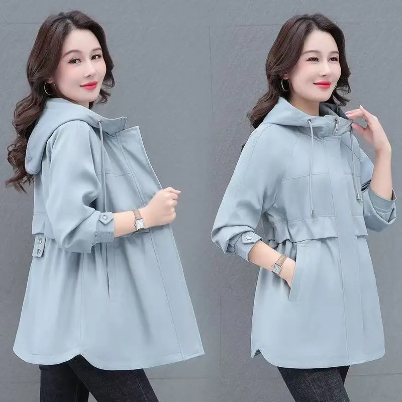2026новая женская одежда, Тренч средней длины, весенне-осенний модный женский повседневный топ с капюшоном, ветровки цвета хаки, женское базовое пальто
2026новая женская одежда, Тренч средней длины, весенне-осенний модный женский повседневный топ с капюшоном, ветровки цвета хаки, женское базовое пальто