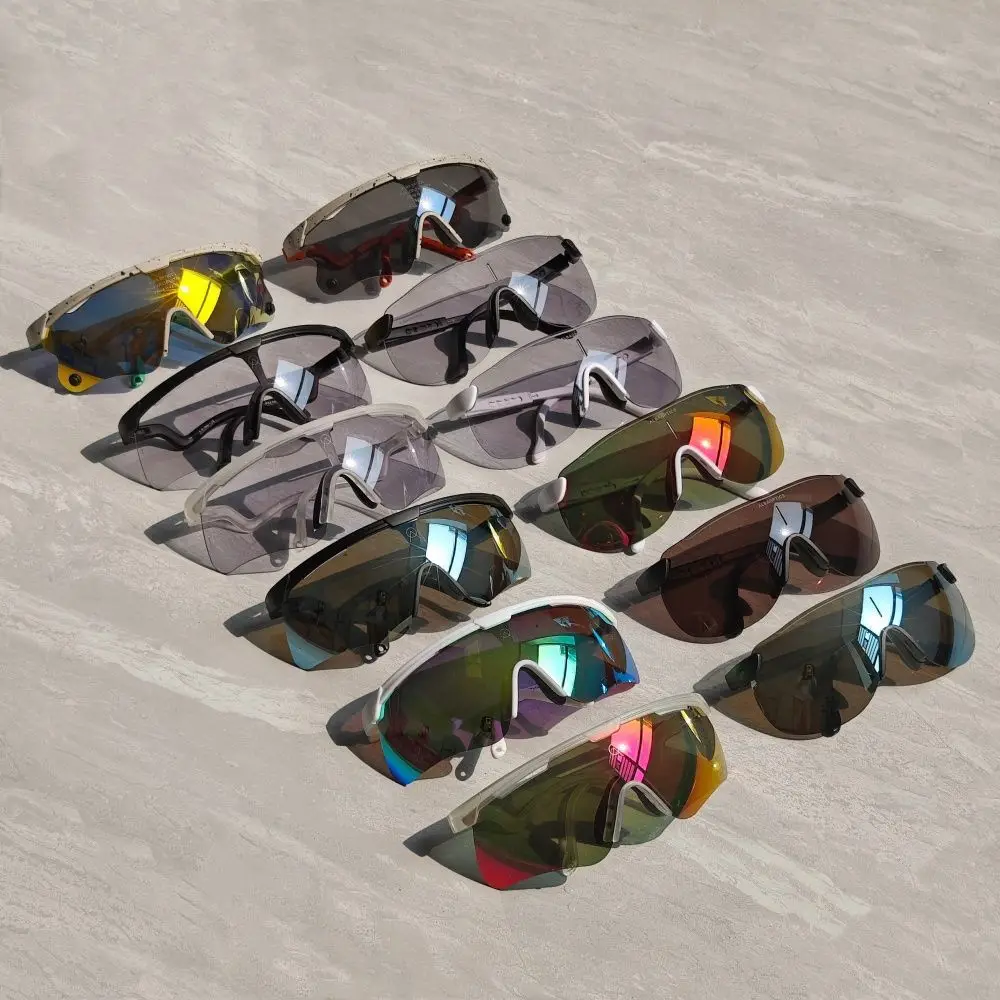 Italian polarized light all-weather discoloration self-riding outdoor running myopia glasses fishing sunglasses
Italian polarized light all-weather discoloration self-riding outdoor running myopia glasses fishing sunglasses