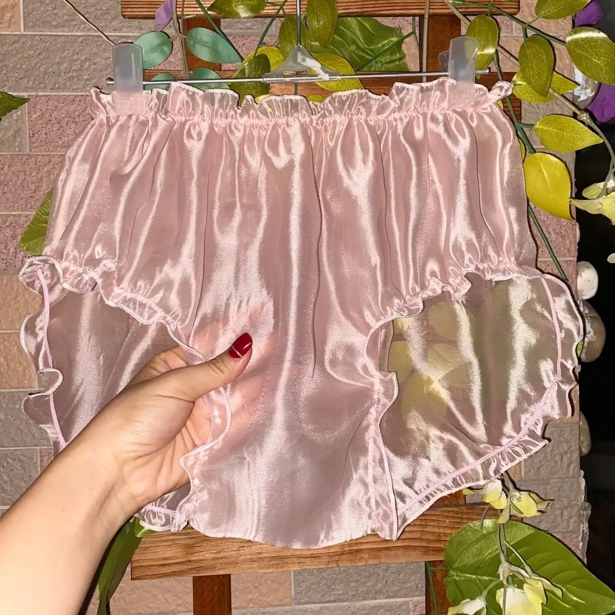 Summer Unisex Ruffles Satin Lingerie Panties Plus Size Underwears Sexy Mid Waist Briefs
Summer Unisex Ruffles Satin Lingerie Panties Plus Size Underwears Sexy Mid Waist Briefs