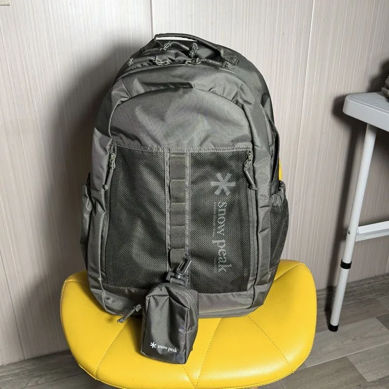 snow peak Outdoor Casual Backpack with Portable Attached Pouch - Lightweight Multi-Color Commuter Bag
snow peak Outdoor Casual Backpack with Portable Attached Pouch - Lightweight Multi-Color Commuter Bag