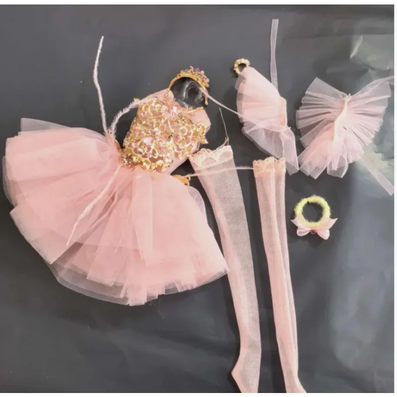 Разработанные стили, игрушечные аксессуары, подарочное платье, одежда для ваших кукол BB Xianxian FR в масштабе 1/6, BBIKG607
Разработанные стили, игрушечные аксессуары, подарочное платье, одежда для ваших кукол BB Xianxian FR в масштабе 1/6, BBIKG607