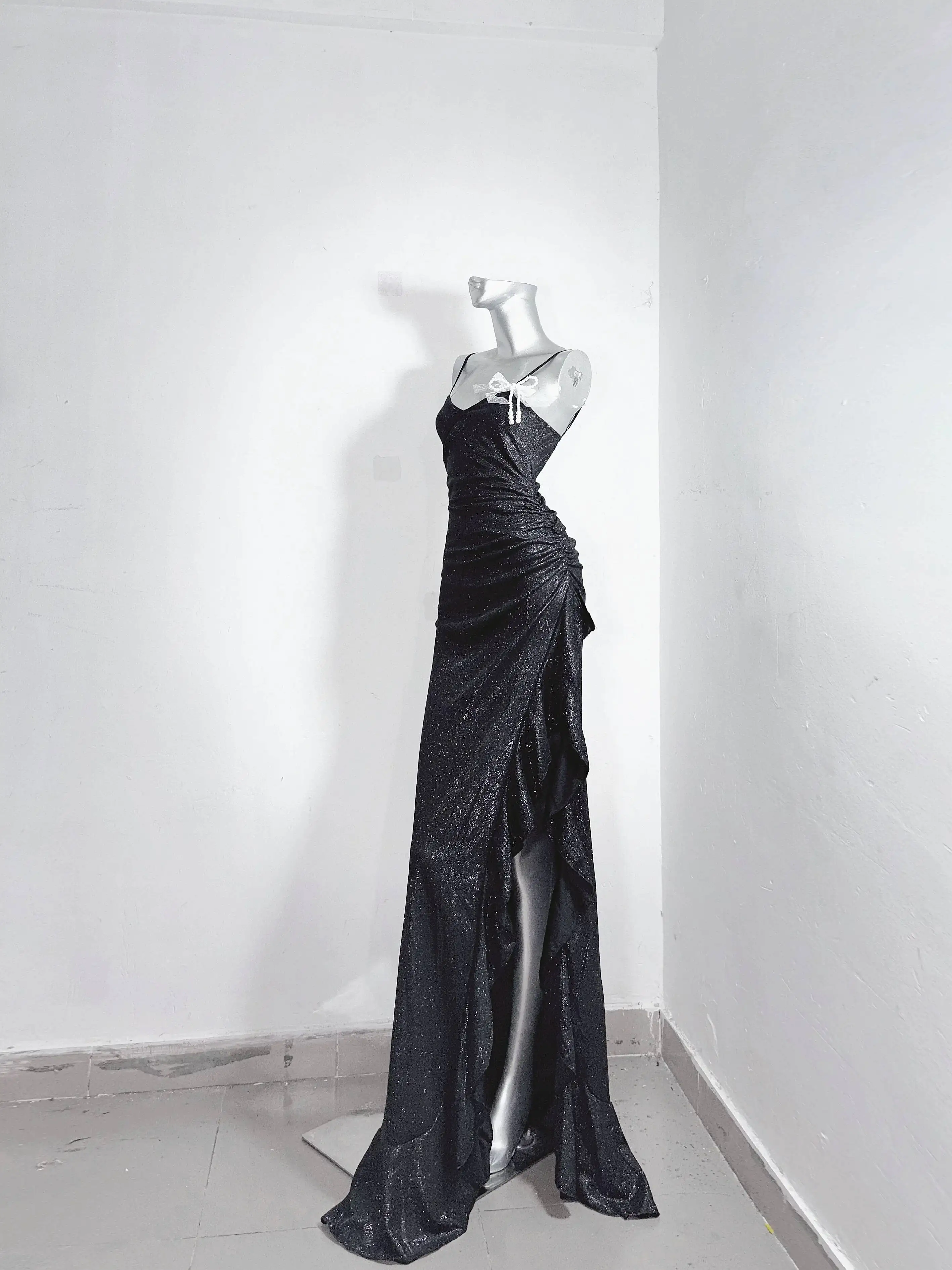 Bella's Genuine Pure Black Gothic Sparkling Sequin Sexy Slit Mermaid Dress, Floor-length Mini Gown
Bella's Genuine Pure Black Gothic Sparkling Sequin Sexy Slit Mermaid Dress, Floor-length Mini Gown
