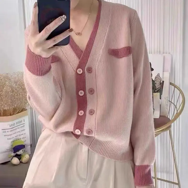 V-neck Knitting Cardigan Women Autumn Winter Elegant Temperament Solid Color Sweater Coat Simplicity Office Lady Knitwear Tops
V-neck Knitting Cardigan Women Autumn Winter Elegant Temperament Solid Color Sweater Coat Simplicity Office Lady Knitwear Tops