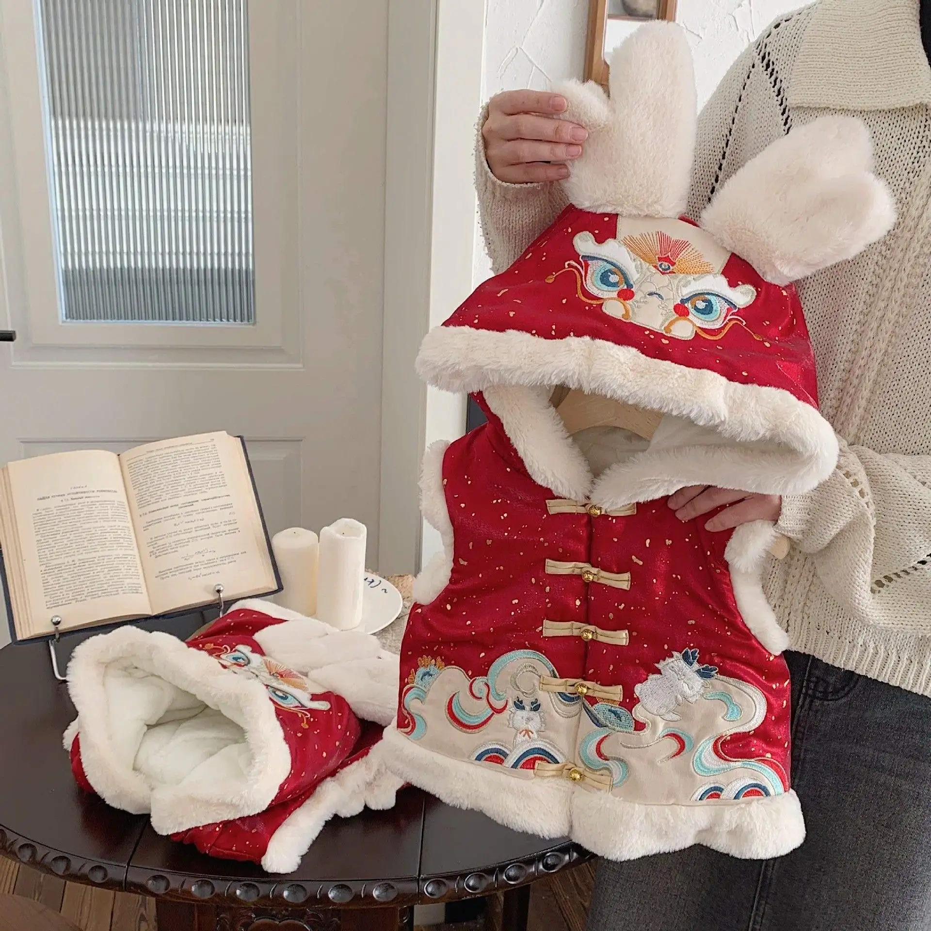 Boys' and Girls' Winter Clothes New Year Style Hooded Vest Baby's Fashionable Warmth and Cute Kids Outwear Clothes
Boys' and Girls' Winter Clothes New Year Style Hooded Vest Baby's Fashionable Warmth and Cute Kids Outwear Clothes