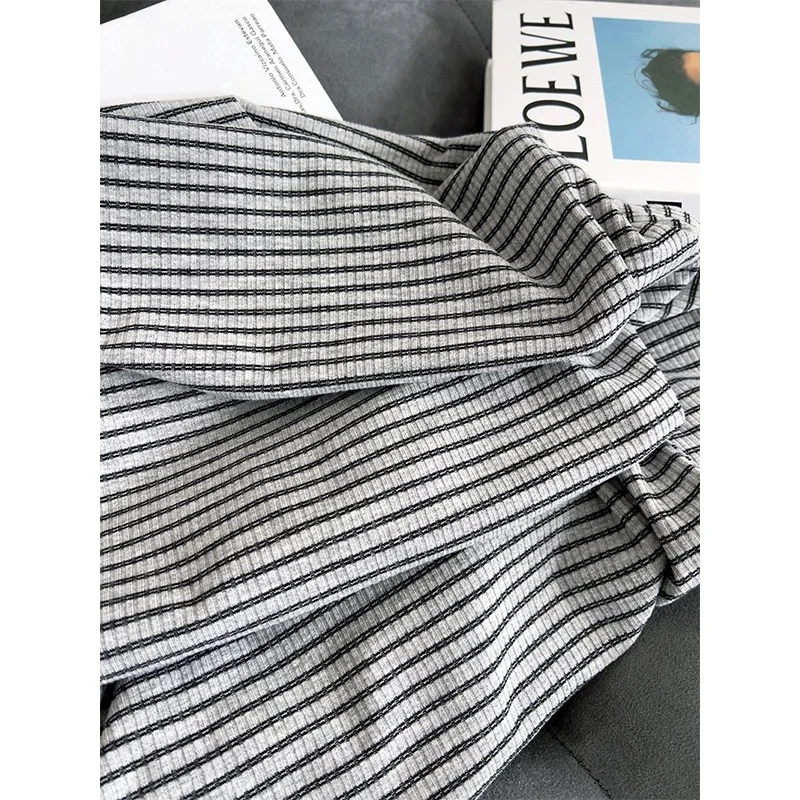 Женская полосатая футболка Long Sve в Корейском стиле, ранняя осень, базовый топ, косой воротник, базовый слой, корейская мода
Женская полосатая футболка Long Sve в Корейском стиле, ранняя осень, базовый топ, косой воротник, базовый слой, корейская мода