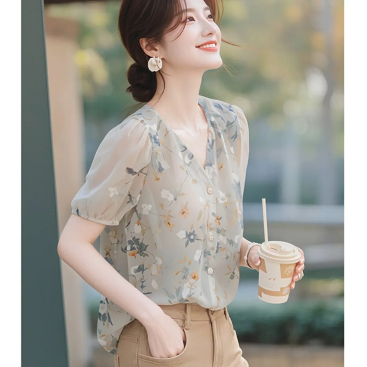 Unique Beautiful Loose Chiffon Floral Short Sleeve Shirt Commute Style Anti-Aging Good Looking Summer Women's Fashion Blouse
Unique Beautiful Loose Chiffon Floral Short Sleeve Shirt Commute Style Anti-Aging Good Looking Summer Women's Fashion Blouse