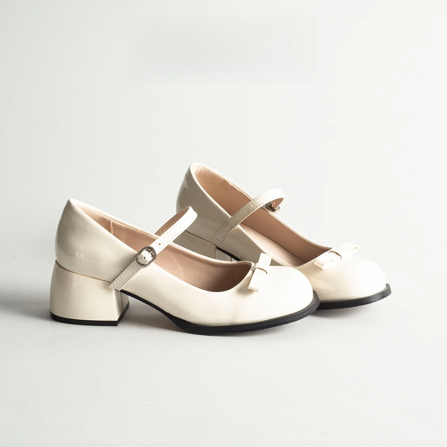 Genuine Leather Mary Jane Shoes with Bow Knot Thick Heel round Head Retro Buckle Strap Lightweight Single Shoes for Women
Genuine Leather Mary Jane Shoes with Bow Knot Thick Heel round Head Retro Buckle Strap Lightweight Single Shoes for Women