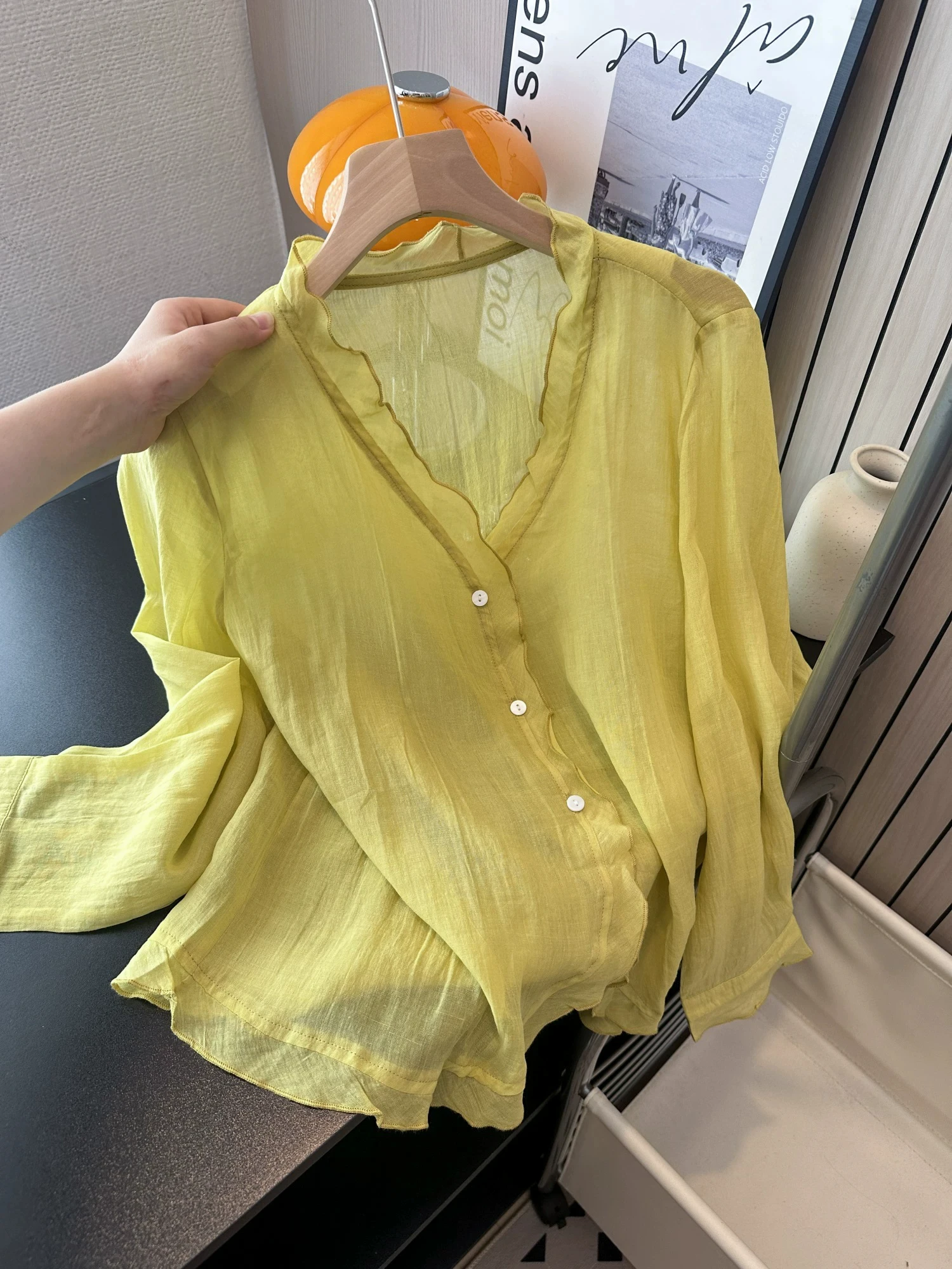 Laoqian Style Yellow Flax Loose Fit Lightweight V-Neck Ruffle Sun Protection Shirt Women Summer Breathable Cover up Top
Laoqian Style Yellow Flax Loose Fit Lightweight V-Neck Ruffle Sun Protection Shirt Women Summer Breathable Cover up Top