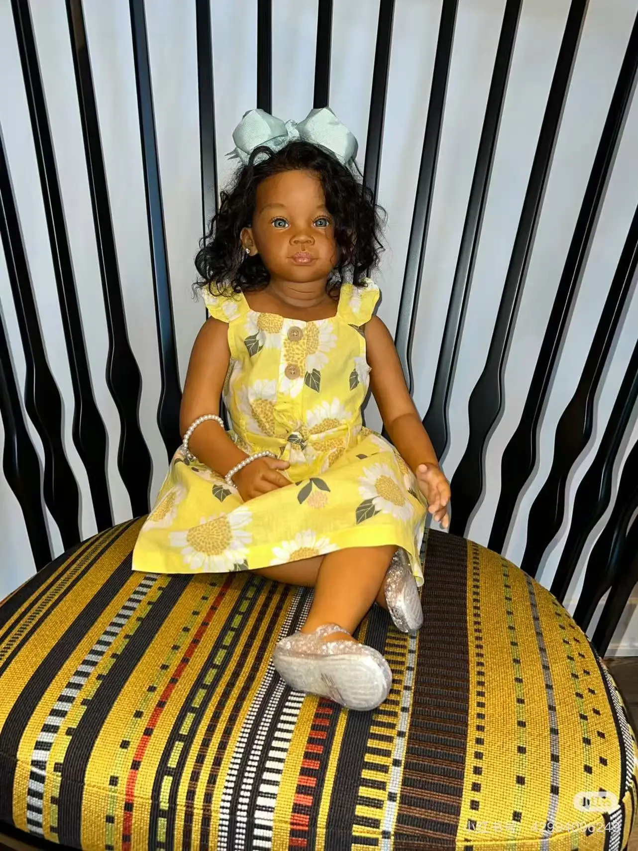 DLS 28INCHES Meili с глубоким коричневым оттенком кожи, окрашенный вручную с использованием тонких деталей ручной работы.
DLS 28INCHES Meili с глубоким коричневым оттенком кожи, окрашенный вручную с использованием тонких деталей ручной работы.