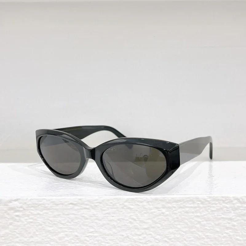 Oval Sunglasses for Women Retro Vintage Oval Sun Glasses Gradient UV400 Lens Eyewear with Brand Cases
Oval Sunglasses for Women Retro Vintage Oval Sun Glasses Gradient UV400 Lens Eyewear with Brand Cases