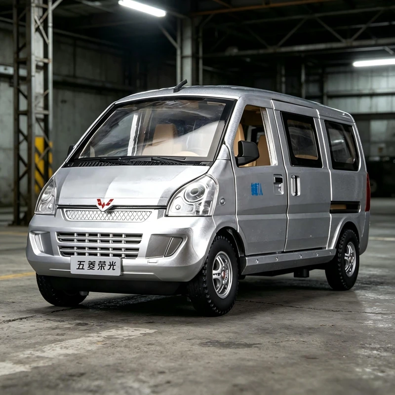 Модель коммерческого автомобиля из сплава металлов в масштабе 1:24, двери с обеих сторон открываются, а передний капот и дверца багажника также открываются.
Модель коммерческого автомобиля из сплава металлов в масштабе 1:24, двери с обеих сторон открываются, а передний капот и дверца багажника также открываются.