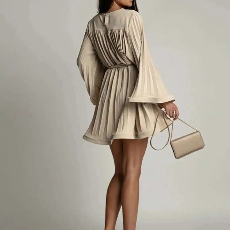 2025-08, новинка весны и лета, элегантное модное однотонное плиссированное мини-платье с круглым вырезом и расклешенными рукавами на шнуровке для женщин
2025-08, новинка весны и лета, элегантное модное однотонное плиссированное мини-платье с круглым вырезом и расклешенными рукавами на шнуровке для женщин