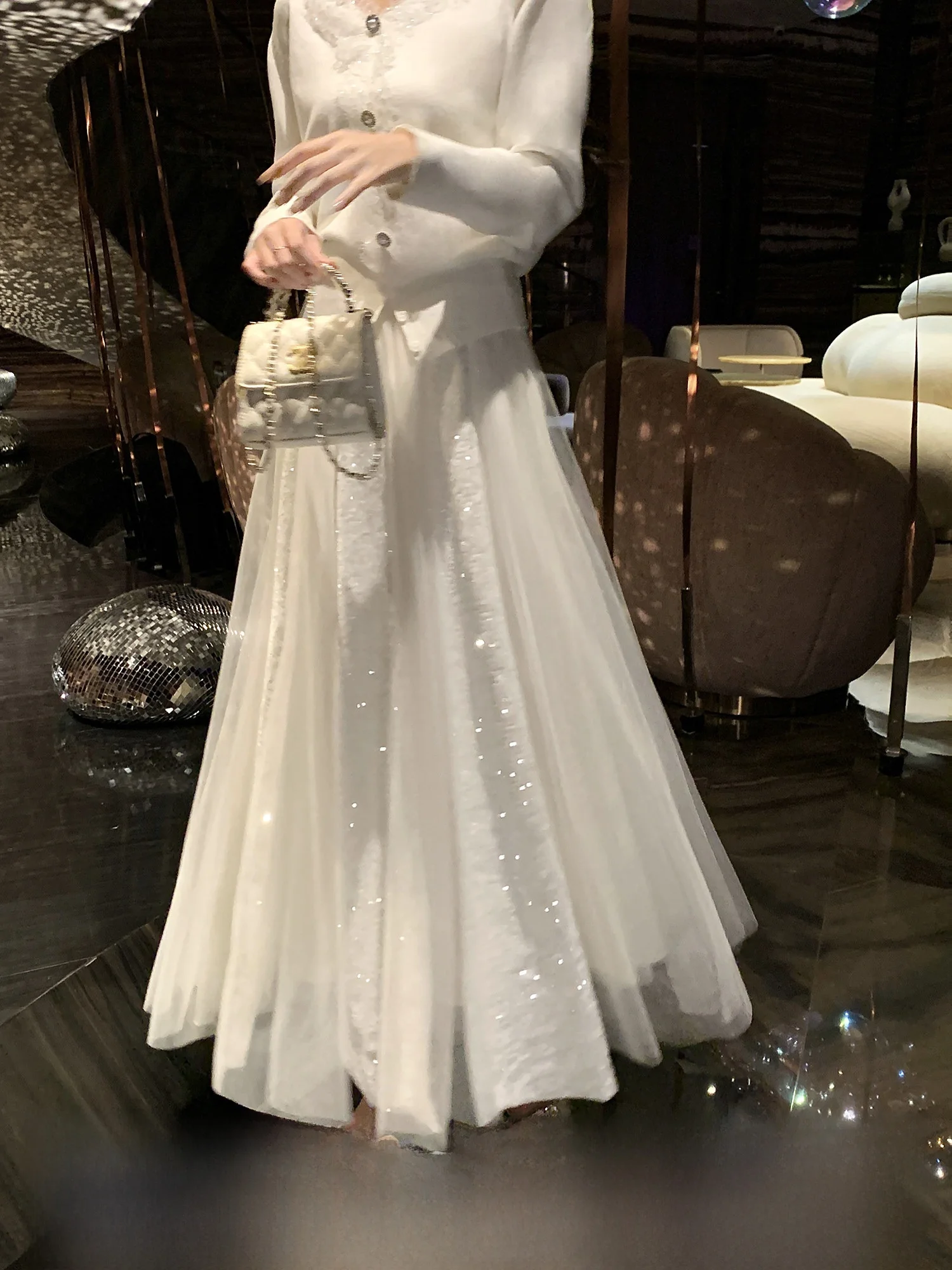 Яркая юбка-фонарик с большим воланом для девочек, в стиле принцессы
Яркая юбка-фонарик с большим воланом для девочек, в стиле принцессы