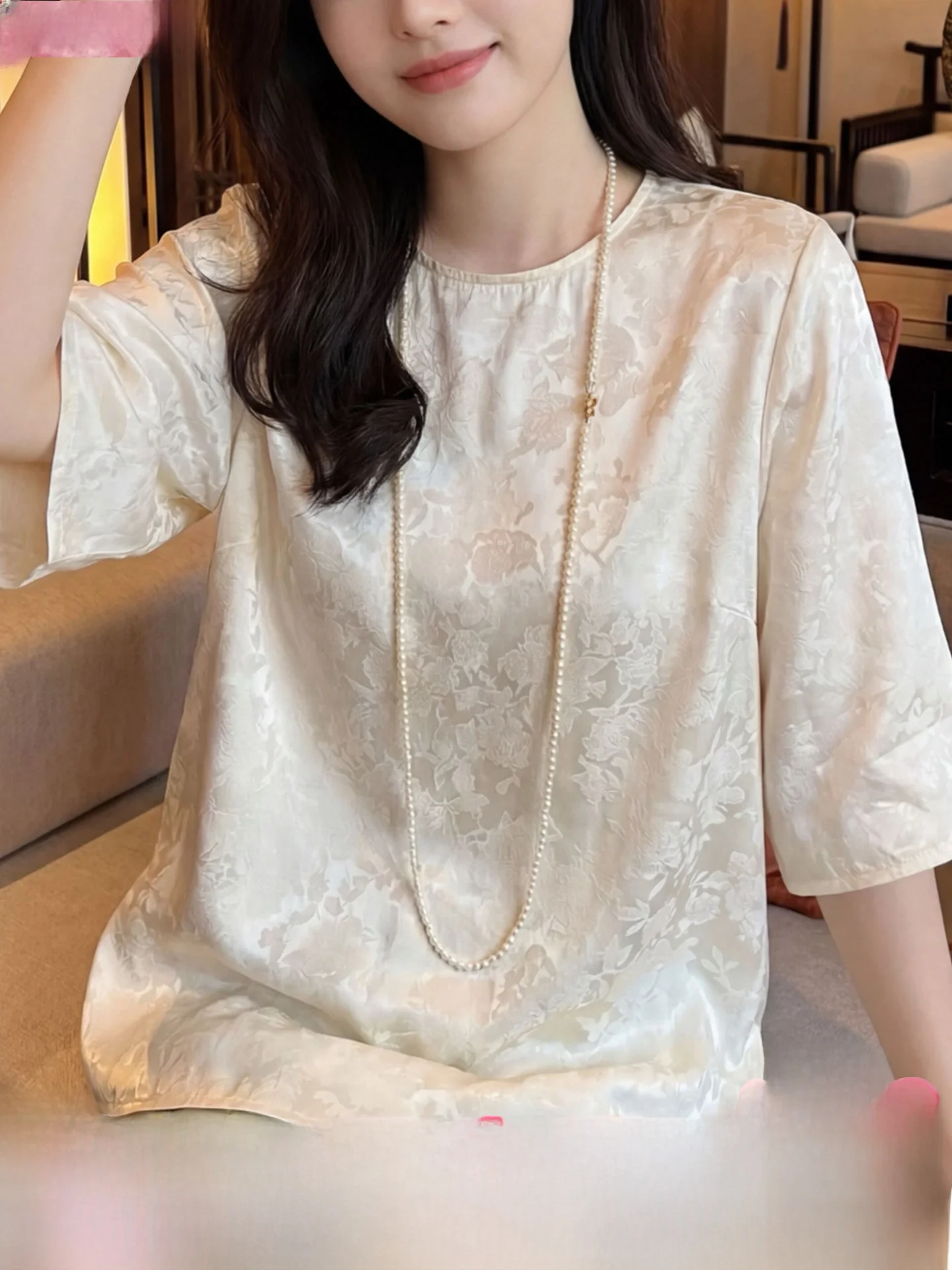 Silk Embroidered Short Sleeve T-Shirt Women's Versatile Daily Wear New Chinese Style Elegantly Designed Inner Shirt
Silk Embroidered Short Sleeve T-Shirt Women's Versatile Daily Wear New Chinese Style Elegantly Designed Inner Shirt