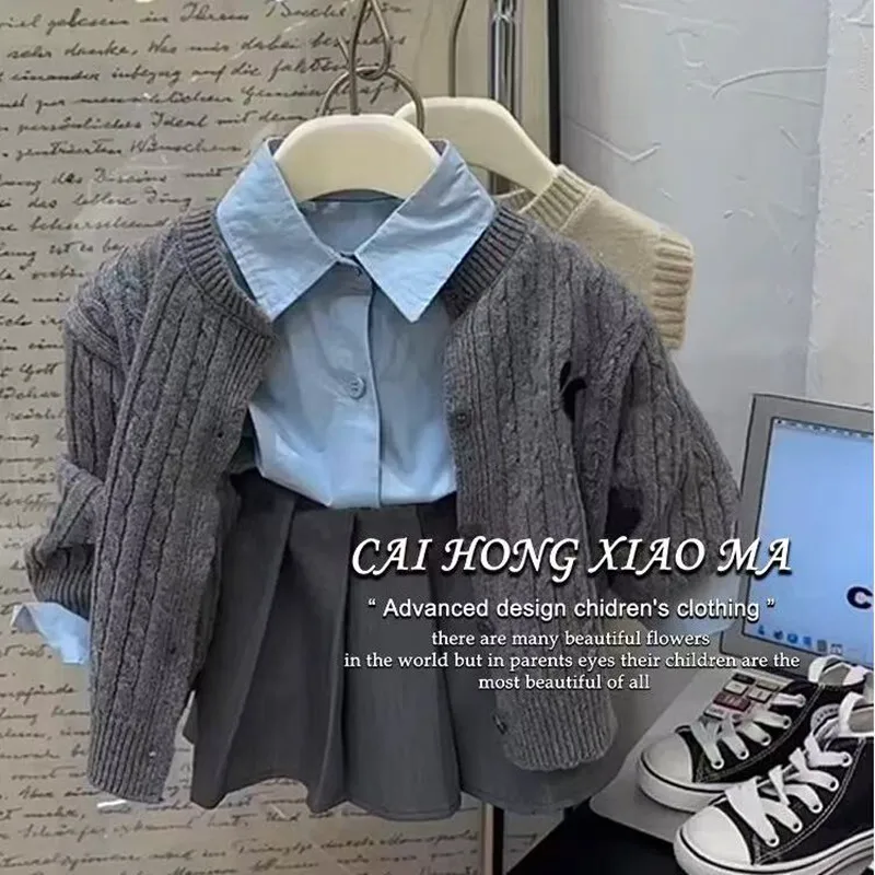 Girls' College Style Set Spring and Autumn Children's Western Knitted Cardigan Coat Collar Shirt Folding Skirt Three-piece Set
Girls' College Style Set Spring and Autumn Children's Western Knitted Cardigan Coat Collar Shirt Folding Skirt Three-piece Set