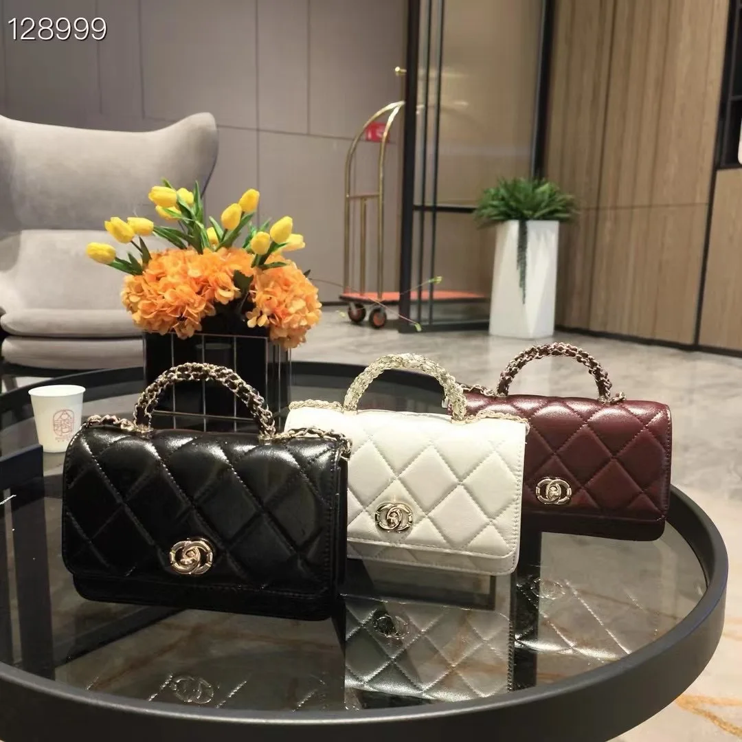 2025 new diamond grid chain bag, fashionable and versatile handbag, shoulder bag, crossbody bag
2025 new diamond grid chain bag, fashionable and versatile handbag, shoulder bag, crossbody bag