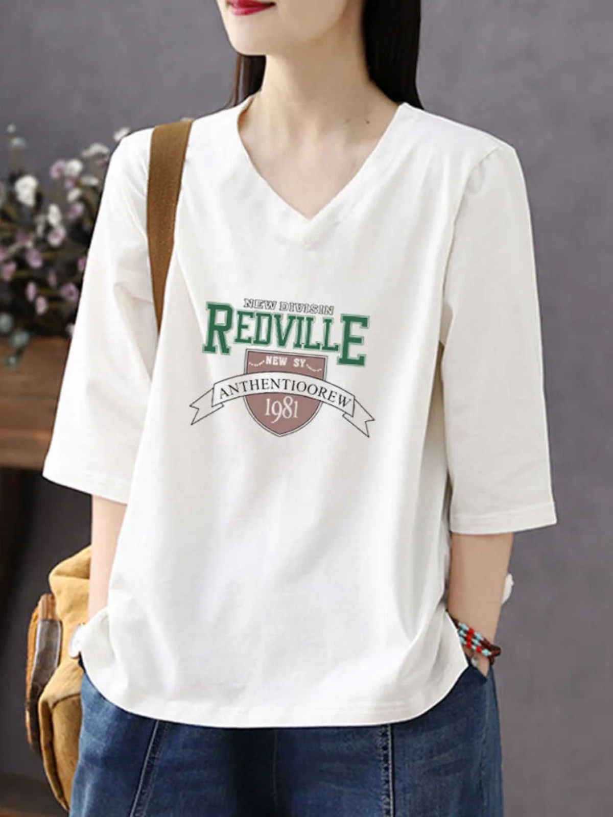 Off-Season Loose Fit Cotton V-Neck 7/8 Sleeve T-Shirt Versatile Base Layer Shirt for Women Spring Summer Casual Wear
Off-Season Loose Fit Cotton V-Neck 7/8 Sleeve T-Shirt Versatile Base Layer Shirt for Women Spring Summer Casual Wear