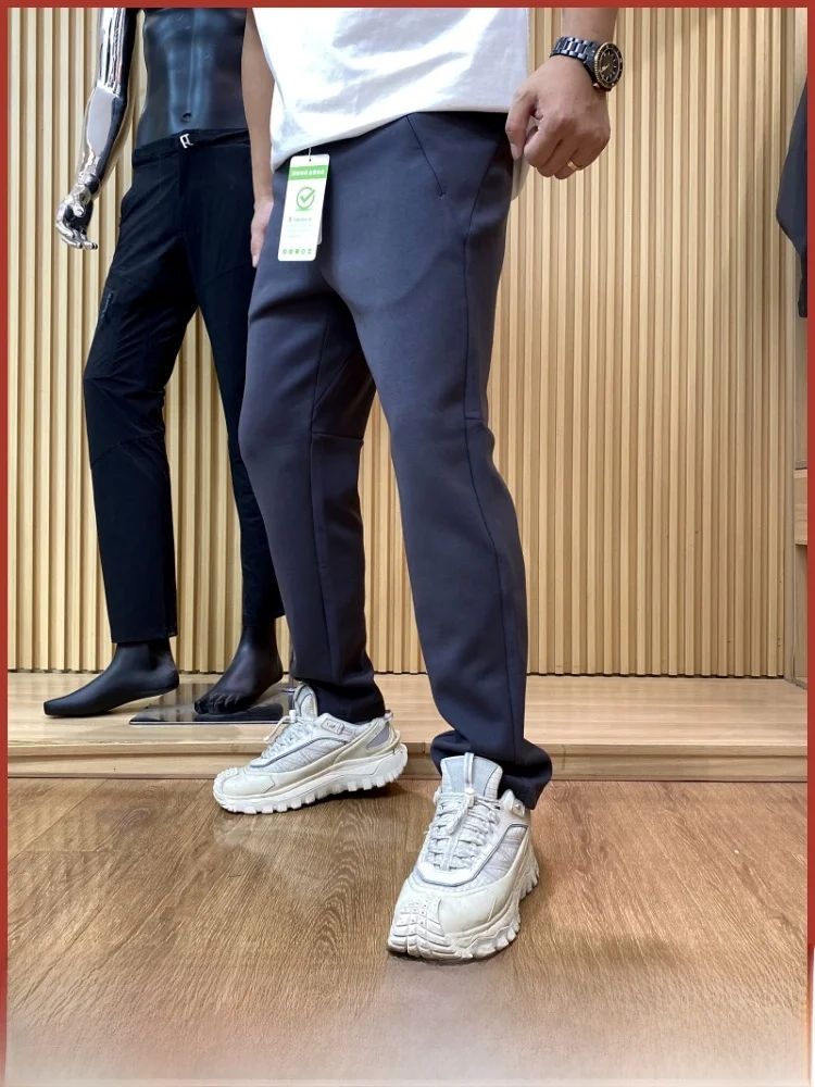 Драпированные прямые повседневные брюки, мужские уличные дышащие хлопковые брюки с эластичной резинкой на талии, модные осенние воздушные многослойные брюки
Драпированные прямые повседневные брюки, мужские уличные дышащие хлопковые брюки с эластичной резинкой на талии, модные осенние воздушные многослойные брюки