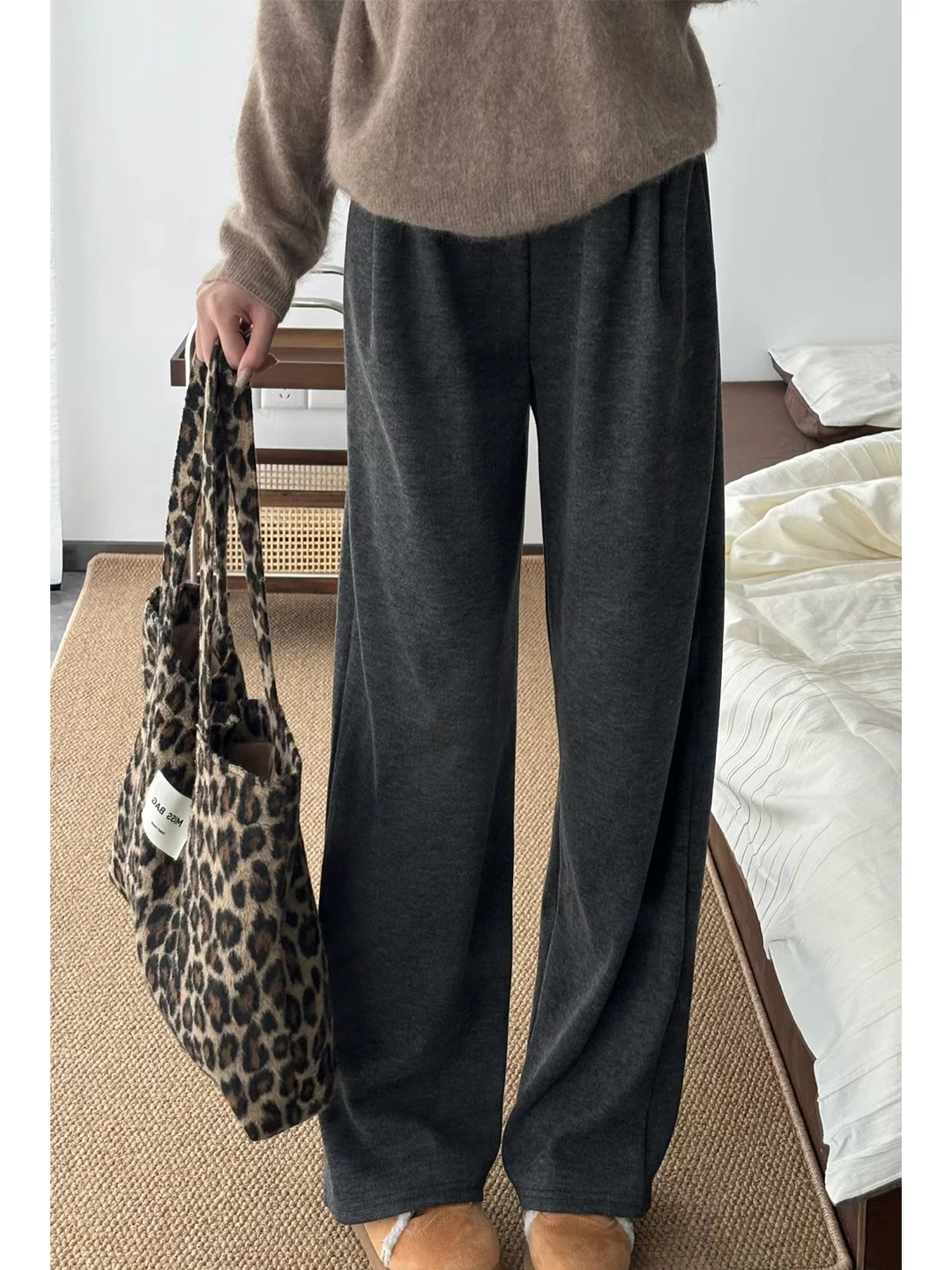 Deep ey Draped Thiened Wool Men's Autumn Winter Wide Leg Straight Tube Pants Heavy Sport Sweatpants Cleanfit Sle
Deep ey Draped Thiened Wool Men's Autumn Winter Wide Leg Straight Tube Pants Heavy Sport Sweatpants Cleanfit Sle