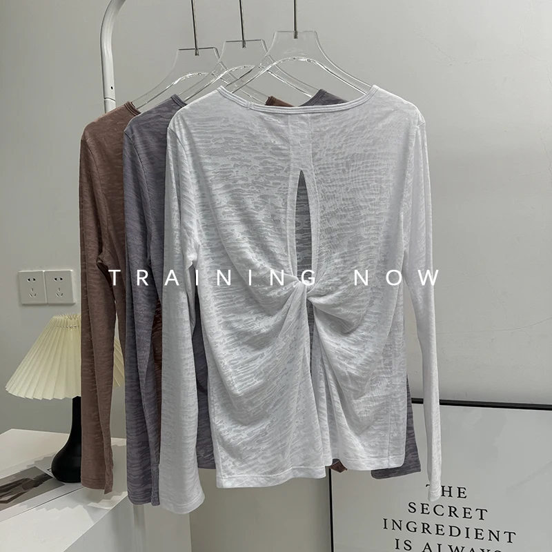 Женский костюм для йоги на осень и зиму, новая дышащая быстросохнущая футболка с длинными рукавами и задними разрезами, спортивный топ для бега, фитнеса
Женский костюм для йоги на осень и зиму, новая дышащая быстросохнущая футболка с длинными рукавами и задними разрезами, спортивный топ для бега, фитнеса