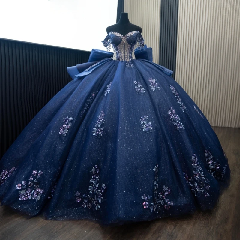 Темно-синие блестящие платья Quinceanera с открытыми плечами и блестками, аппликация, кружево, бусины, бант, корсет, тюль, вечерние, день рождения, сладкое платье 16.
Темно-синие блестящие платья Quinceanera с открытыми плечами и блестками, аппликация, кружево, бусины, бант, корсет, тюль, вечерние, день рождения, сладкое платье 16.