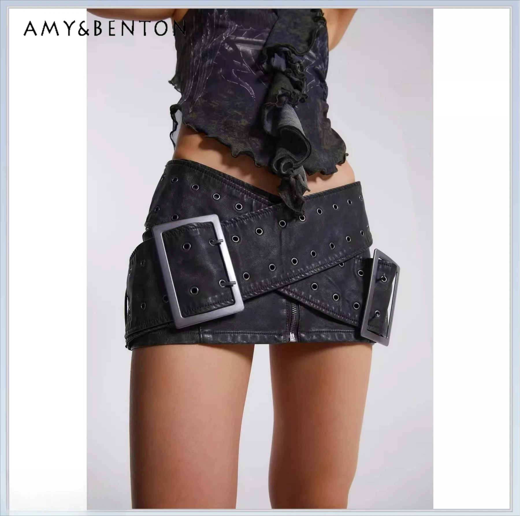 Летняя женская короткая черная юбка в американском уличном панк-стиле для миллениалов, из искусственной кожи, двубортная, асимметричная, с низкой посадкой
Летняя женская короткая черная юбка в американском уличном панк-стиле для миллениалов, из искусственной кожи, двубортная, асимметричная, с низкой посадкой