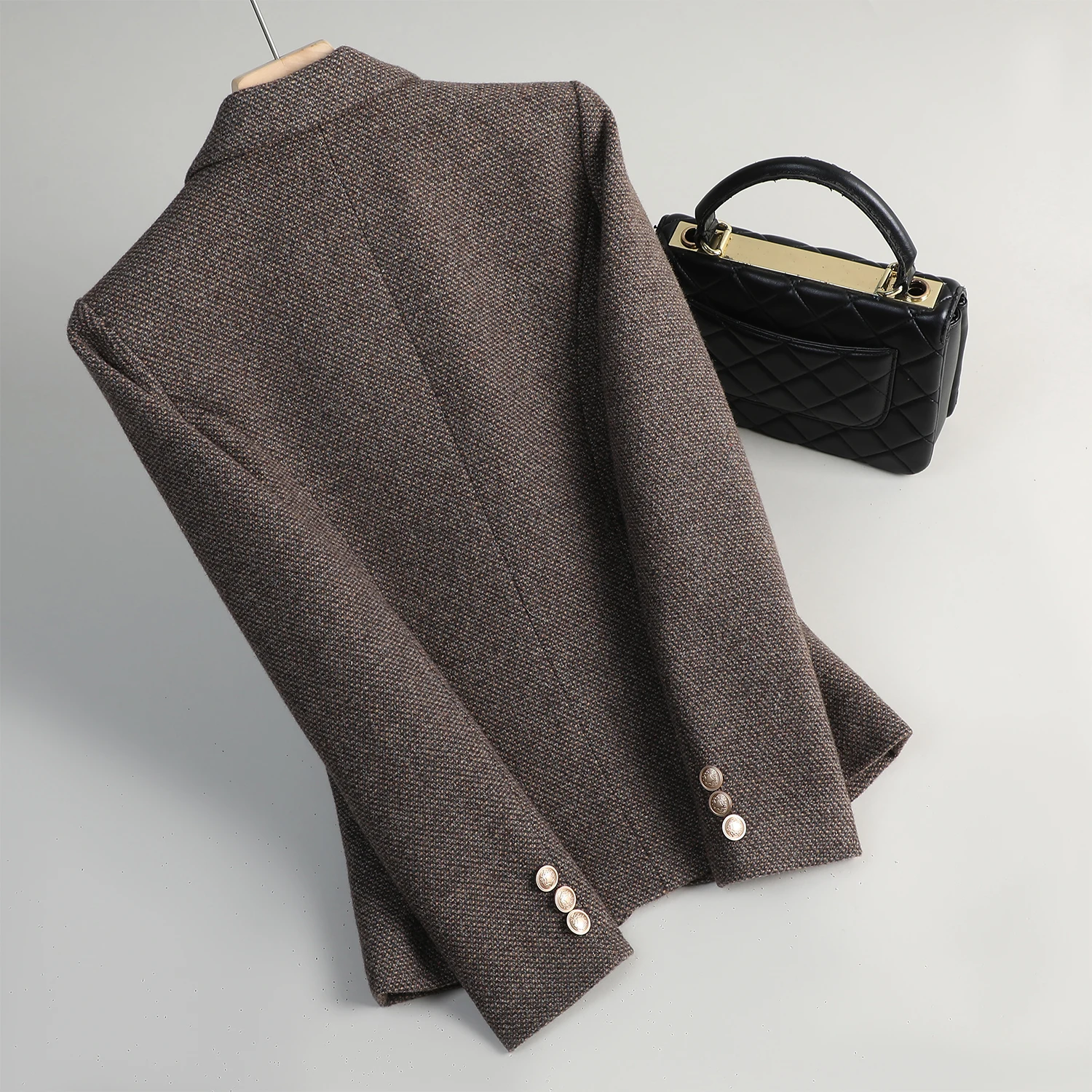 NAVIU, новинка 2024, весенне-осенний темпераментный тонкий пиджак на одной пуговице, женская модная повседневная куртка, офисное женское рабочее пальто
NAVIU, новинка 2024, весенне-осенний темпераментный тонкий пиджак на одной пуговице, женская модная повседневная куртка, офисное женское рабочее пальто