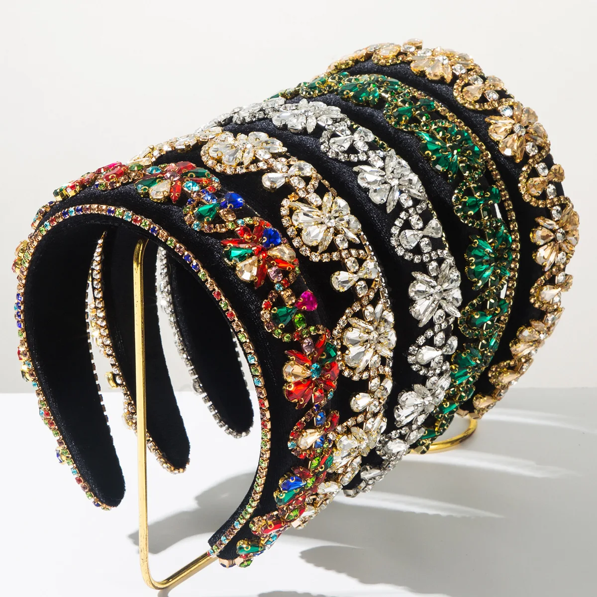 Мягкая повязка на голову со стразами, украшенная драгоценностями кристаллами, бархатная широкая повязка для волос, вечерние головные уборы, аксессуары для волос для женщин и девочек, оптовая продажа
Мягкая повязка на голову со стразами, украшенная драгоценностями кристаллами, бархатная широкая повязка для волос, вечерние головные уборы, аксессуары для волос для женщин и девочек, оптовая продажа