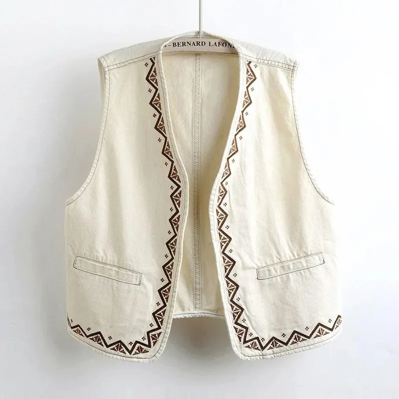 Denim Vest 2026 Women Waistcoat Spring Summer New Retro Embroidery Sleeveless V-neck Versatile Cowboy Vest Jacket Vacation Style
Denim Vest 2026 Women Waistcoat Spring Summer New Retro Embroidery Sleeveless V-neck Versatile Cowboy Vest Jacket Vacation Style