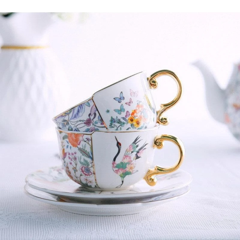 Керамические чашки с цветочным узором, позолоченная кофейная чашка, окрашенные кружки, чашка для послеобеденного чая, контейнер для молочного фруктового сока
Керамические чашки с цветочным узором, позолоченная кофейная чашка, окрашенные кружки, чашка для послеобеденного чая, контейнер для молочного фруктового сока