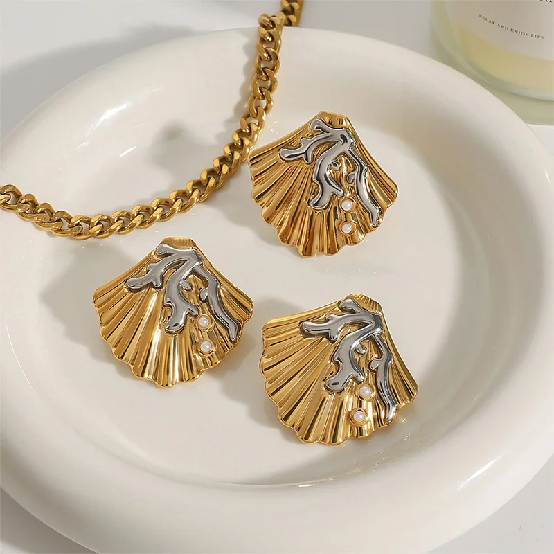 PRISCA | New Metal Design Shell Earring Stainless Steel Women Summer Beach Chic Jewelry 18k Gold Waterproof
PRISCA | New Metal Design Shell Earring Stainless Steel Women Summer Beach Chic Jewelry 18k Gold Waterproof