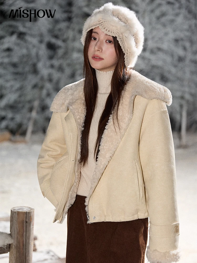 MISHOW Woman Coat 2025 Winter Fashion Large Lapel Suede and Lamb Wool Patchwork Coat Warm Long-sleeved Zip-up Jacket MXE87W0979
MISHOW Woman Coat 2025 Winter Fashion Large Lapel Suede and Lamb Wool Patchwork Coat Warm Long-sleeved Zip-up Jacket MXE87W0979