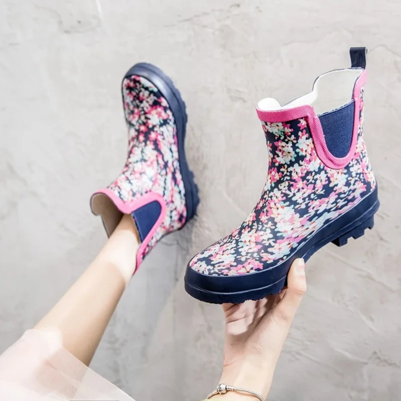 Wear Waterproof High-value Rain Boots, New Non-slip Low-top Water Shoes, Women's Rubber Garden Shoes
Wear Waterproof High-value Rain Boots, New Non-slip Low-top Water Shoes, Women's Rubber Garden Shoes