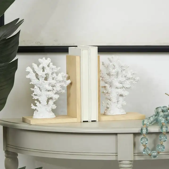 DecMode 6" Textured Coral White Resin Bookends with Brown L-Shaped Stands (Set of 2)
DecMode 6" Textured Coral White Resin Bookends with Brown L-Shaped Stands (Set of 2)