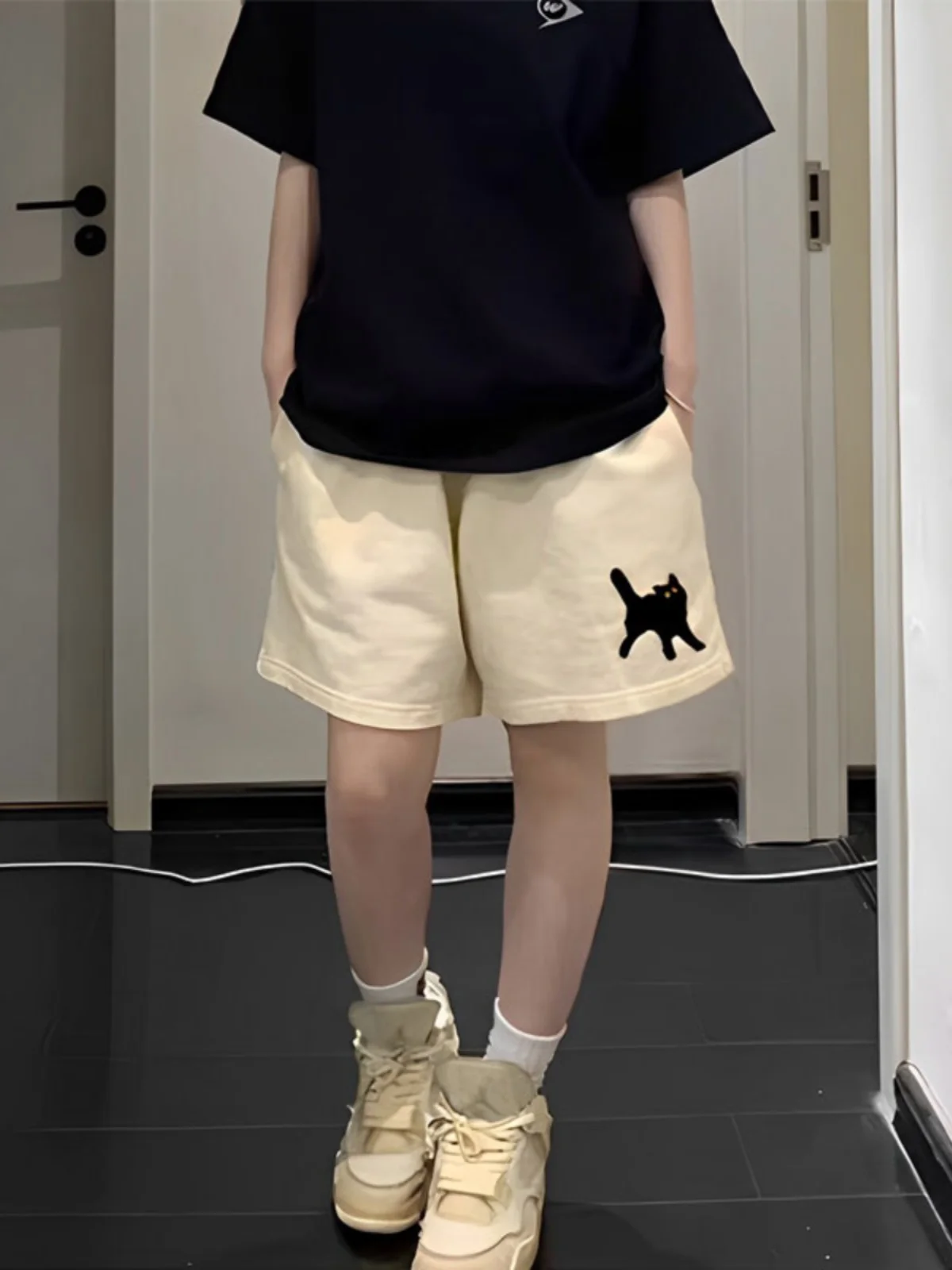 High Waist Sport Shorts Women Summer New Loose Fit Thin Straight Leg Five-Quarter Casual Pants Outerwear Slimming Mid-Length
High Waist Sport Shorts Women Summer New Loose Fit Thin Straight Leg Five-Quarter Casual Pants Outerwear Slimming Mid-Length