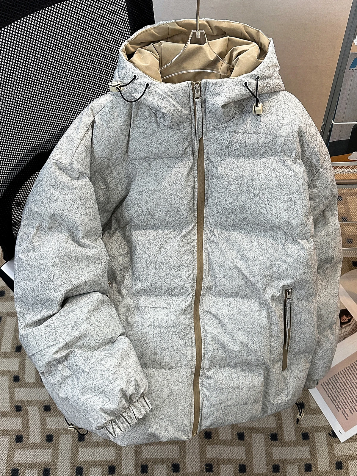Trendy Hooded down Cotton Jacket Unisex Loose Fit Thickened Warmth Winter Casual Outerwear Standard Sleeve Long Zipper
Trendy Hooded down Cotton Jacket Unisex Loose Fit Thickened Warmth Winter Casual Outerwear Standard Sleeve Long Zipper