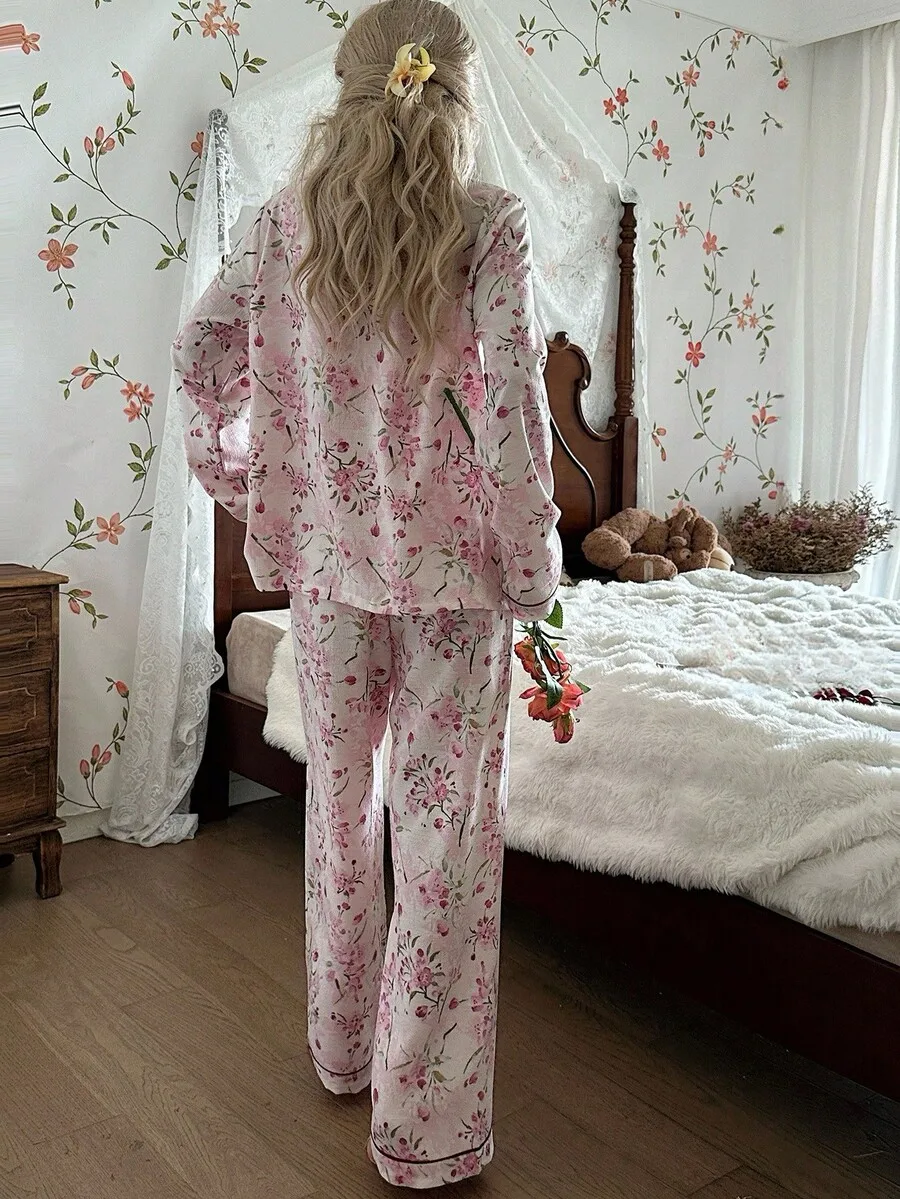 Floral Print Contrast Piping Pajama Set Light Pink Vintage Women Sleepwear
Floral Print Contrast Piping Pajama Set Light Pink Vintage Women Sleepwear