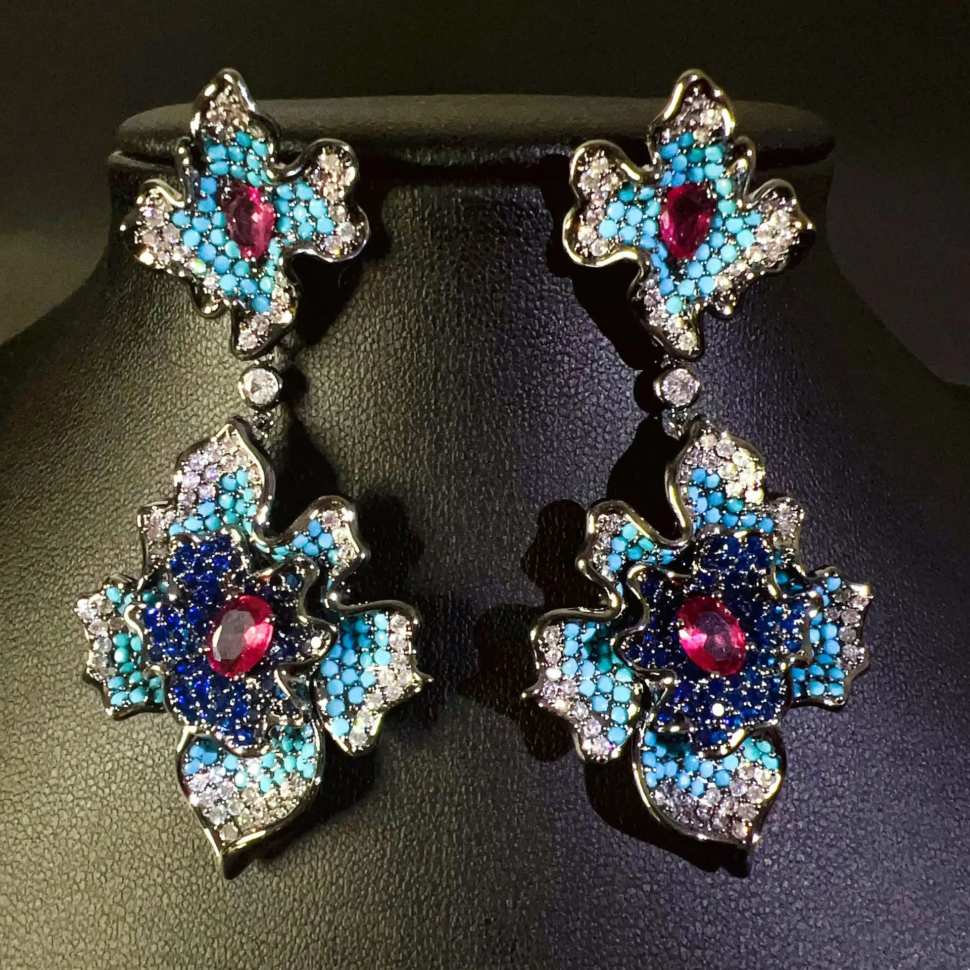 Gorgeous flower earrings for women wedding bride gown party colorful zirconia purple red blue flower long dangling earrings
Gorgeous flower earrings for women wedding bride gown party colorful zirconia purple red blue flower long dangling earrings