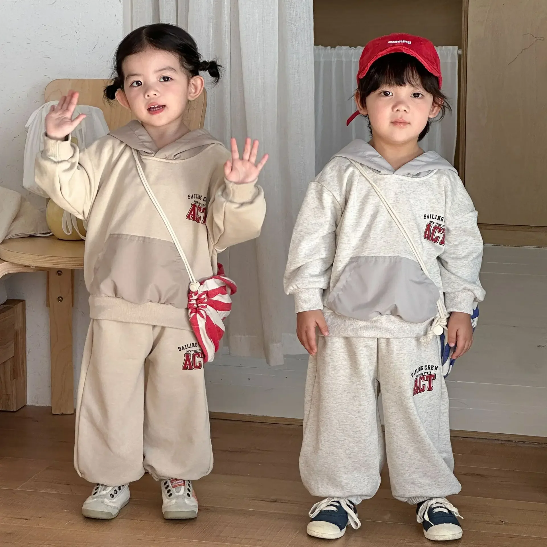 2026 весенний новый комплект детской одежды, детская толстовка с длинными рукавами + штаны, костюм из 2 предметов, толстовка с длинными рукавами и принтом для девочек, наряды
2026 весенний новый комплект детской одежды, детская толстовка с длинными рукавами + штаны, костюм из 2 предметов, толстовка с длинными рукавами и принтом для девочек, наряды