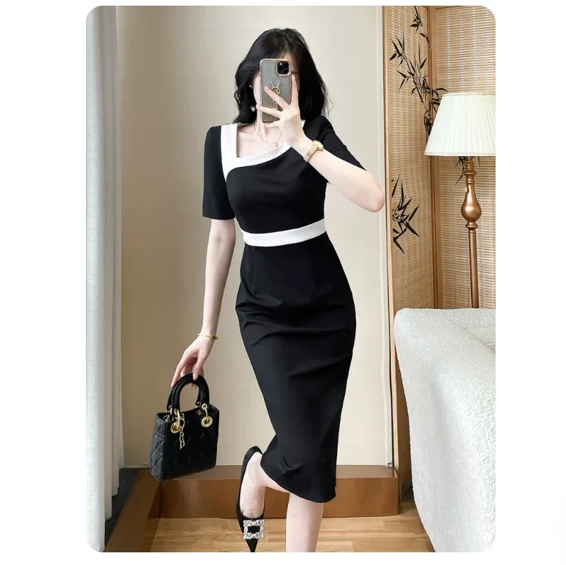 Advanced black and white contrasting dress, new French socialite, professional fashion, high waist, slimming and hip hugging
Advanced black and white contrasting dress, new French socialite, professional fashion, high waist, slimming and hip hugging