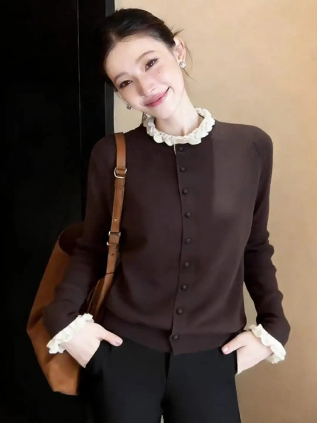 Unique Beautiful Large Size Vintage Coffee Color Earlet Lace Long Sleeve Knitted Sweater Women Early Spring Slimming Top
Unique Beautiful Large Size Vintage Coffee Color Earlet Lace Long Sleeve Knitted Sweater Women Early Spring Slimming Top