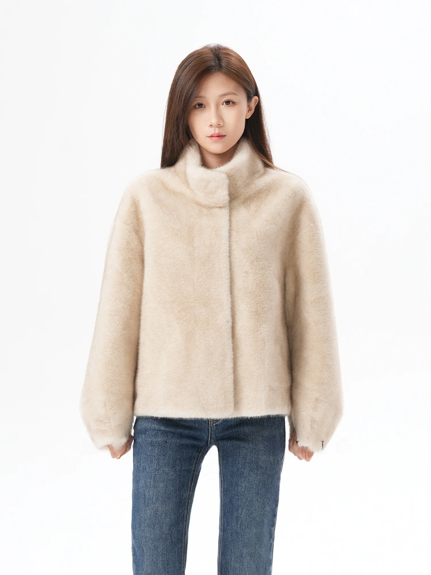 Новая теплая мягкая шуба из искусственного меха с воротником-стойкой, женская повседневная верхняя одежда с длинными рукавами, производство Китай, весна
Новая теплая мягкая шуба из искусственного меха с воротником-стойкой, женская повседневная верхняя одежда с длинными рукавами, производство Китай, весна