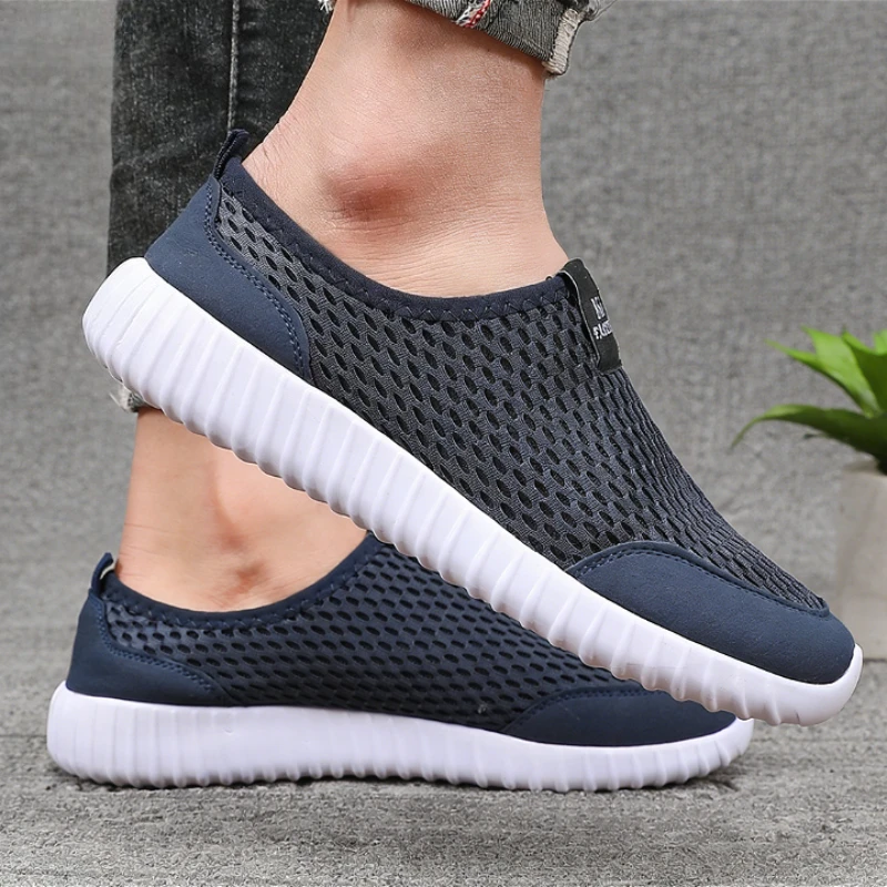 Мужские уличные кроссовки из сетки: прочные, нескользящие, удобные, дышащие, быстросохнущие, для повседневной носки и прогулок.
Мужские уличные кроссовки из сетки: прочные, нескользящие, удобные, дышащие, быстросохнущие, для повседневной носки и прогулок.